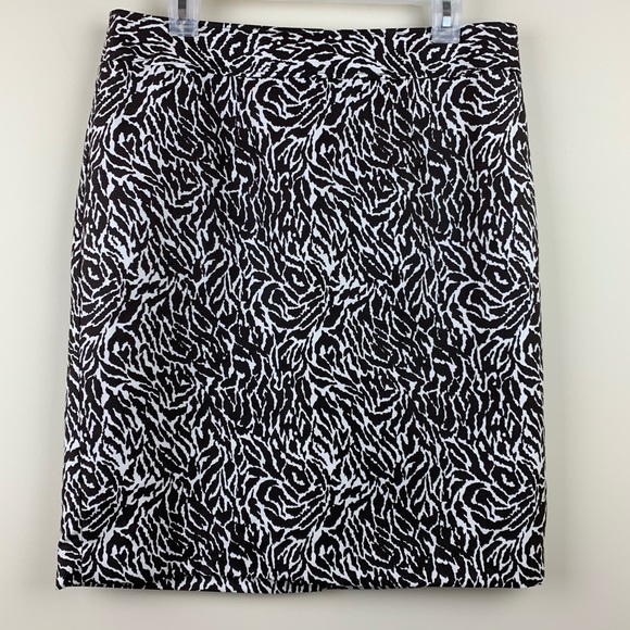 Ann Taylor Dresses & Skirts - Ann Taylor Animal Print Lined Midi Pencil Skirt